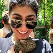 Mia Khalifa on 9Apps