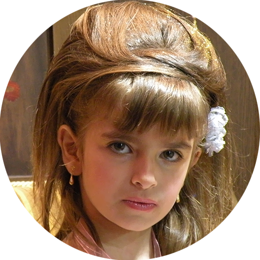 تسريحات شعر للبنات والاولاد أيقونة