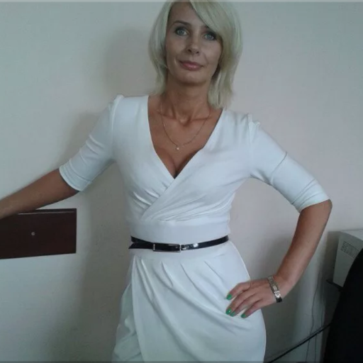 Love dating - chat with single girls icon
