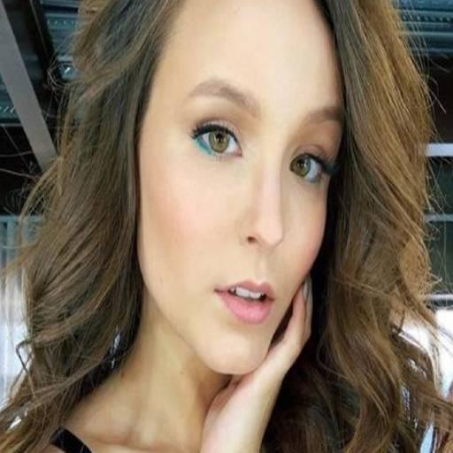 Larissa Manoela Songs icon
