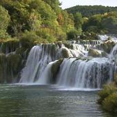 Beautiful cascade of waterfall أيقونة