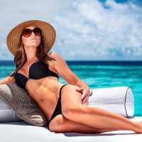 Bikini Girl Wallpapers HD 2 on 9Apps