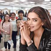 Selfie With Deepika Padukone on 9Apps