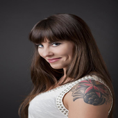 الوشم على الجسم في الصورة أيقونة