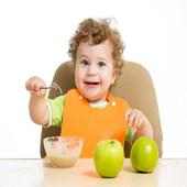 غذاء الرضع في الشهر الثامن و التاسع حتي للسنة