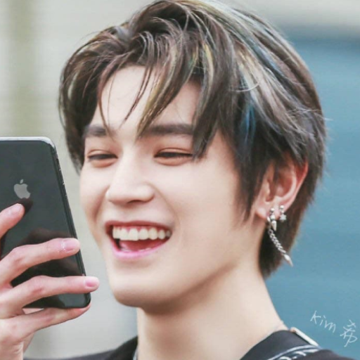 Video Call with Taeyong NCT icon