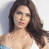 Sherlyn Chopra on 9Apps