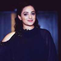 Nithya Menen Wallpapers HD on 9Apps
