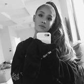 Ariana Grande Wallpapers icon