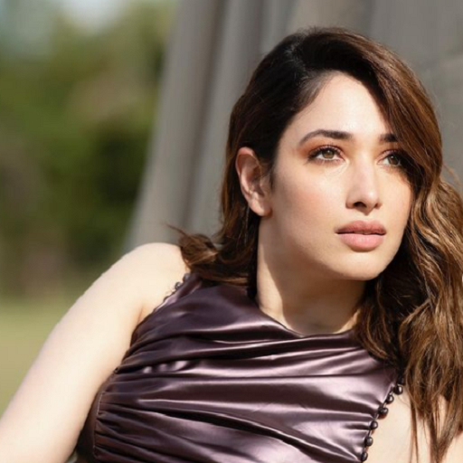 Sexy Beautiful Girls Around Th icon