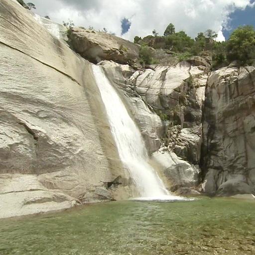 Beautiful lake and waterfall icon