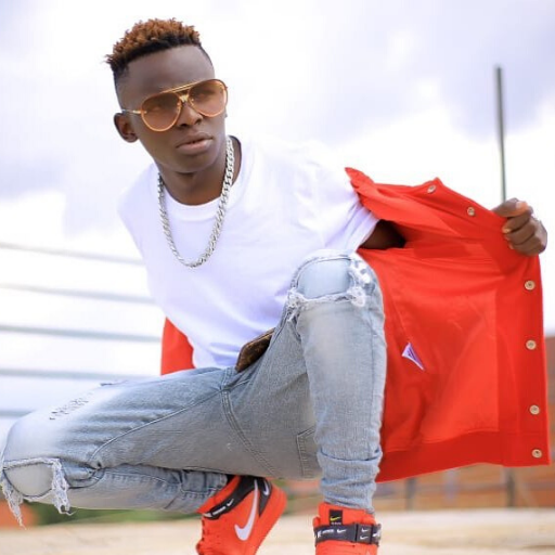 John Blaq Fans: Live chat icon