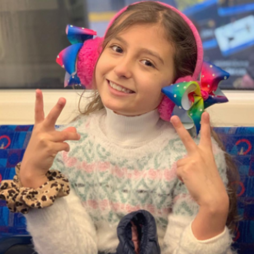 عائلة مشيع إيمان تيوب أيقونة