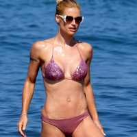 Hollywood Bikini Photos App on 9Apps