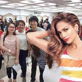 Selfie With Jennifer Lopez on 9Apps