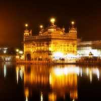 Golden Temple Live Wallpaper on 9Apps